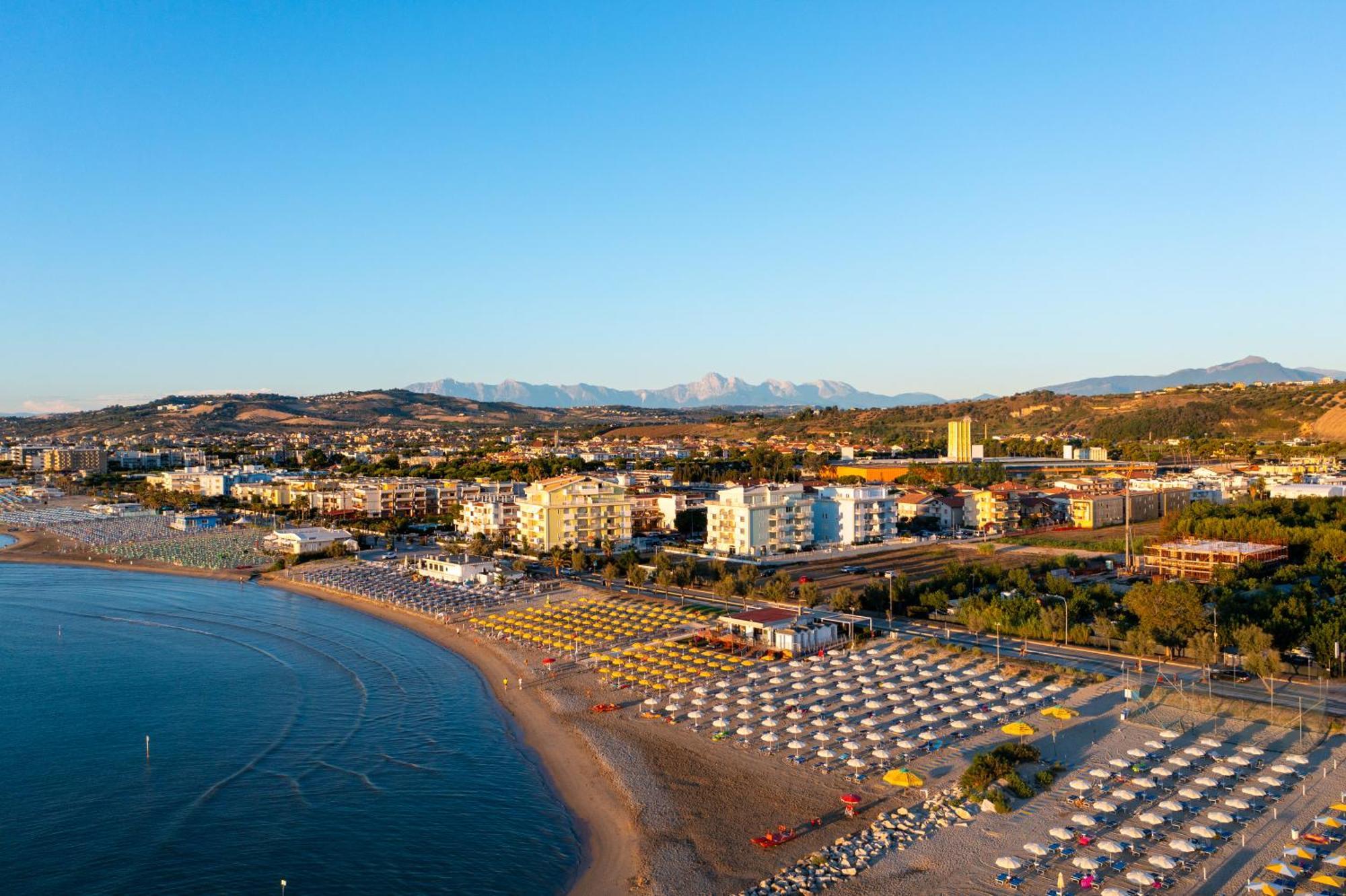 Holiday Hotel Martinsicuro