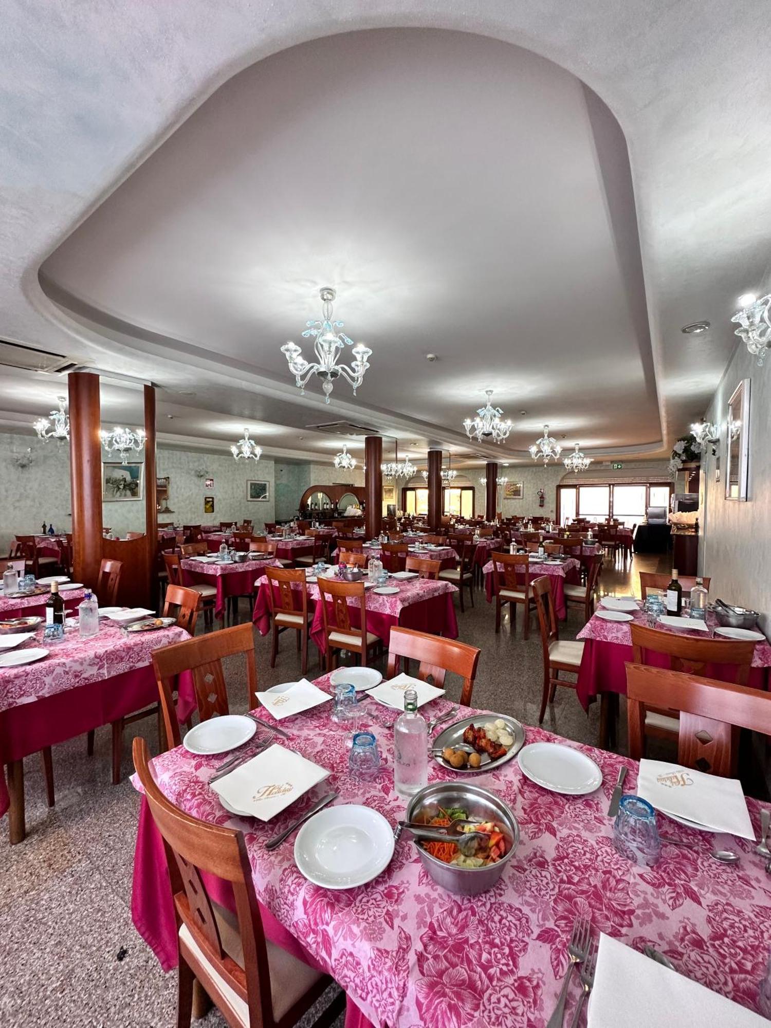 Holiday Hotel