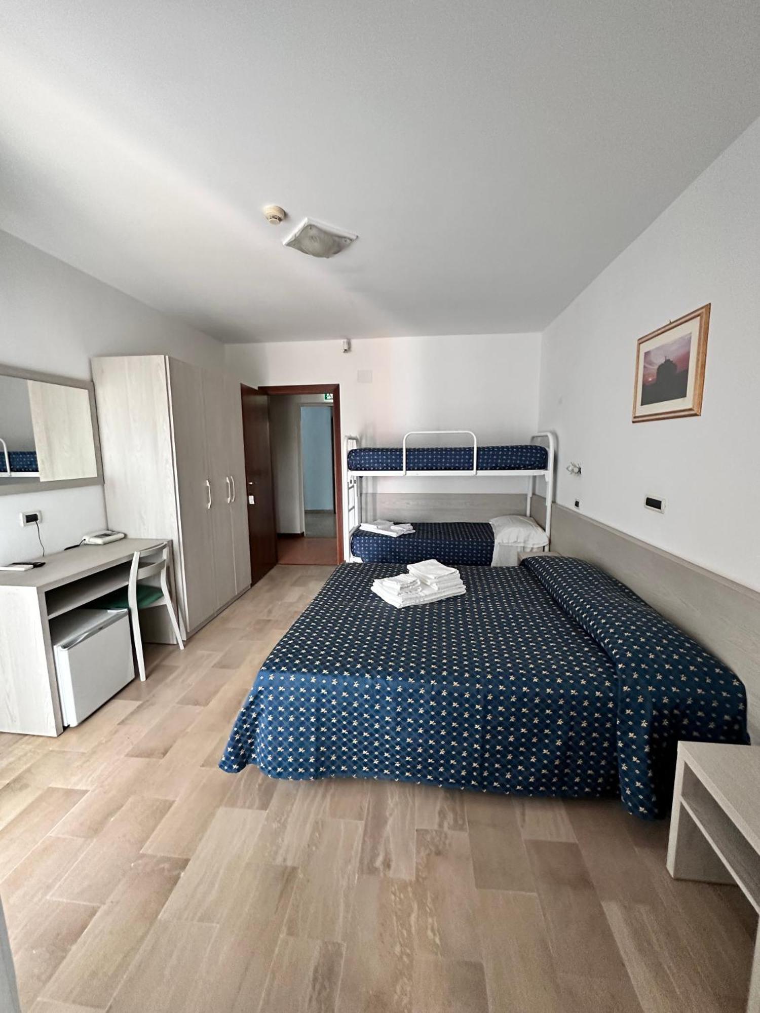 Hotel Holiday Martinsicuro