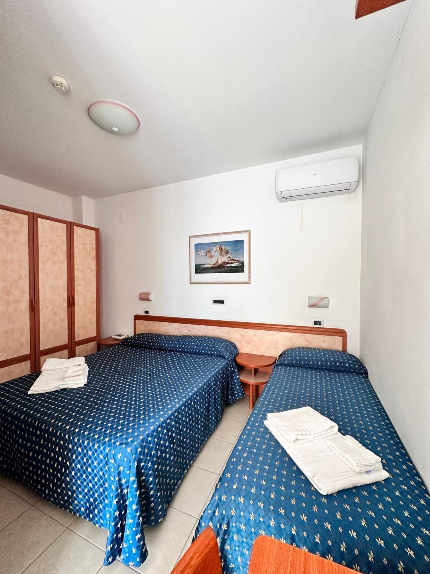 Holiday Hotel